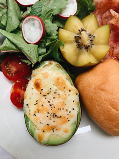 アボカドチーズ in egg-レシピのメイン写真