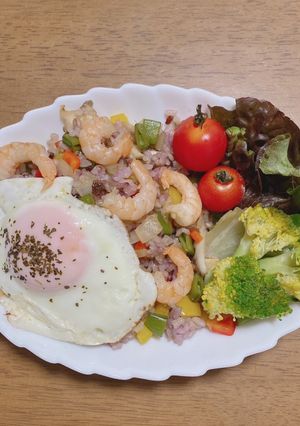 味付けシンプル♪ヘルシーエビピラフ　-レシピのメイン写真
