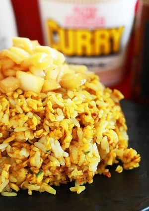 プロの味！カレーカップヌードルチャーハン-レシピのメイン写真