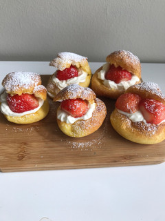 まるでお店の味♥ いちごのシュークリーム-レシピのメイン写真