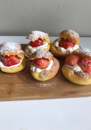 まるでお店の味♥ いちごのシュークリーム-レシピのメイン写真