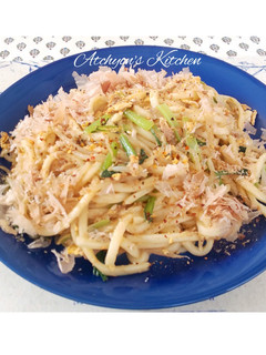 簡単!カツオフレークと卵の焼きうどん-レシピのメイン写真