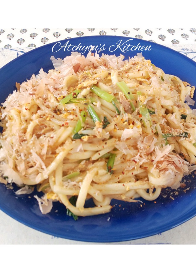 簡単！カツオフレークと卵の焼きうどん-レシピのメイン写真