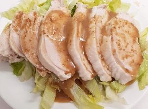 超簡単　ふわふわの蒸し鶏　胸肉を圧力鍋で-レシピのメイン写真