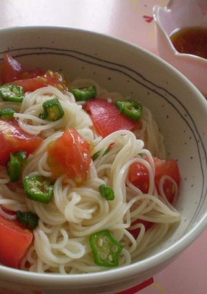 夏バテも怖くない！オクラとトマトの素麺-レシピのメイン写真