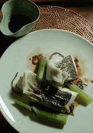 鱸の龍珠茉莉花茶蒸し 麻辣醤を添えて-レシピのメイン写真