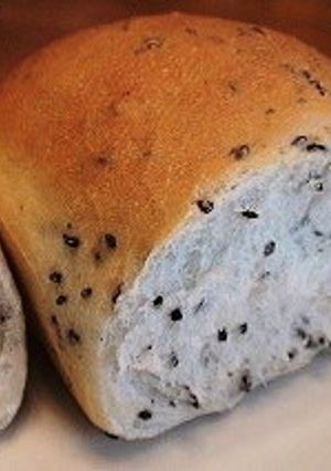 もちもち☆タピオカ粉入りゴマ食パン-レシピのメイン写真