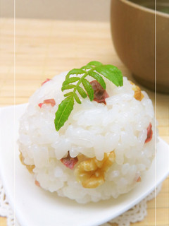 うめこと胡桃のおむすび-レシピのメイン写真