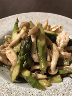 アスパラと鶏ササミとしめじの梅和え-レシピのメイン写真