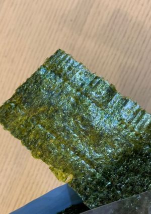 おにぎり磯辺巻き用サイズ簡単のりの切り方-レシピのメイン写真