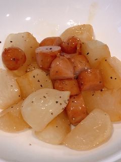 ホクっ旨い、カブとソーセージのバター炒め-レシピのメイン写真