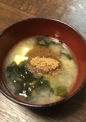 カツオ粉かけるだけ☆みそ汁ワンランク↑-レシピのメイン写真