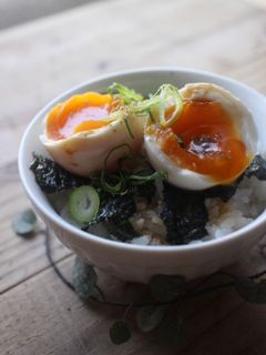m麺つゆだけ!手抜きの絶品煮卵(丼)-レシピのメイン写真