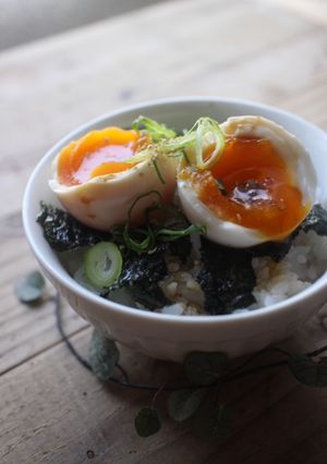 m麺つゆだけ！手抜きの絶品煮卵(丼)-レシピのメイン写真