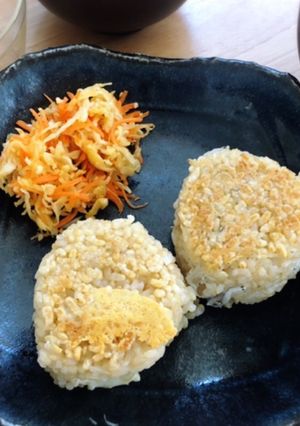 ごま油香る♪フライパン焼きおにぎり-レシピのメイン写真