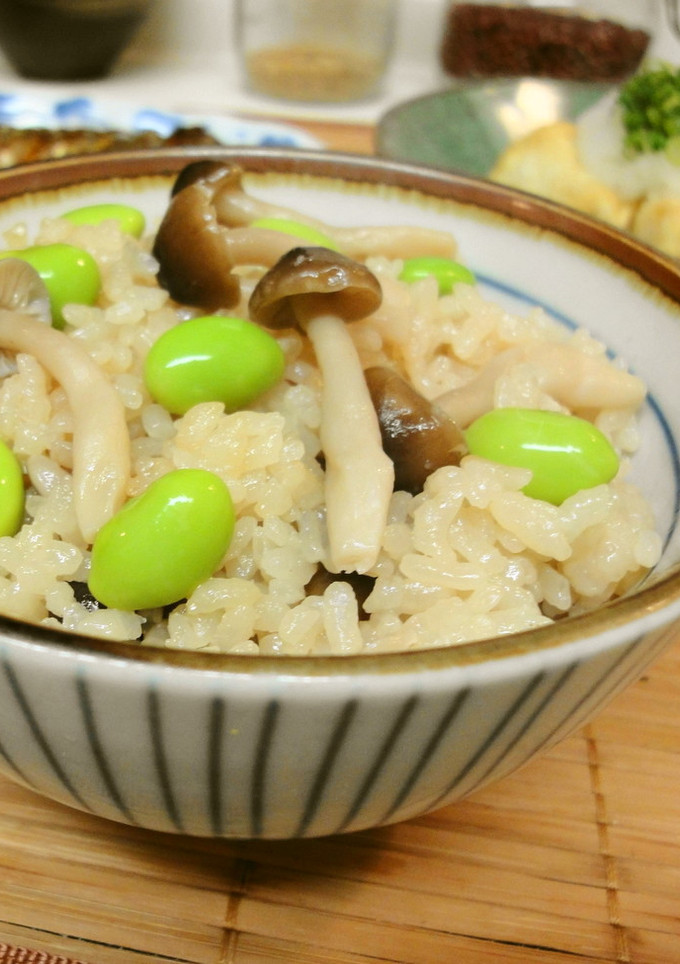簡単☆しめじと枝豆の炊き込みご飯-レシピのメイン写真