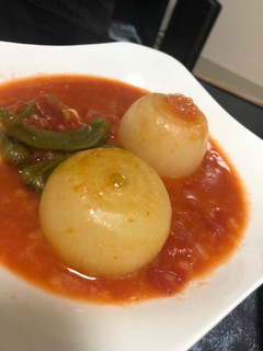 小さな玉ねぎの丸ごとトマト煮込み-レシピのメイン写真
