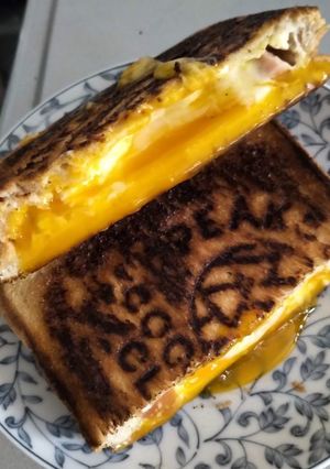 男飯！簡単ハムチーズ卵とろりホットサンド-レシピのメイン写真