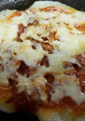 Kaldiのフライドオニオンでお餅ピザ-レシピのメイン写真