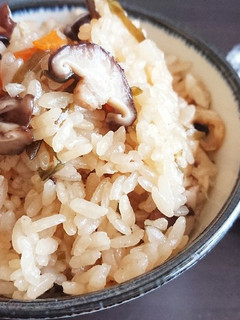 お鍋でご飯☆まるで干し椎茸☆椎茸ご飯-レシピのメイン写真