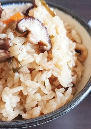 お鍋でご飯☆まるで干し椎茸☆椎茸ご飯-レシピのメイン写真
