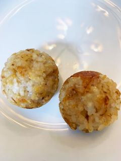 たこ焼き器で簡単チーズ焼きおにぎり-レシピのメイン写真