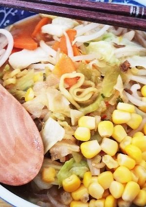 カップ麺で具沢山ラーメン(味噌)-レシピのメイン写真