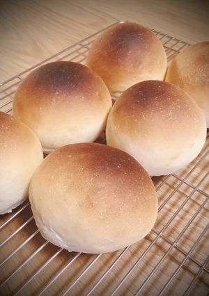 薄力粉で作る、シンプルな丸パン。-レシピのメイン写真