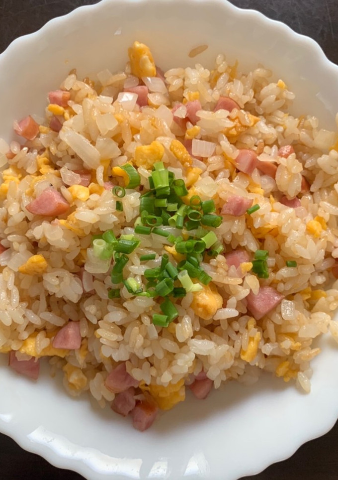切って炒めるだけ！シャウエッセンの炒飯-レシピのメイン写真