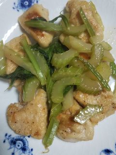 鶏むね肉とセロリの炒めもの-レシピのメイン写真
