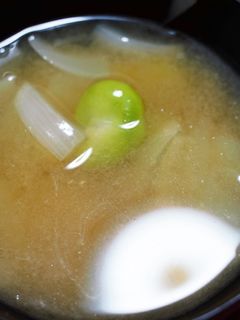 新玉葱と空豆の味噌汁-レシピのメイン写真