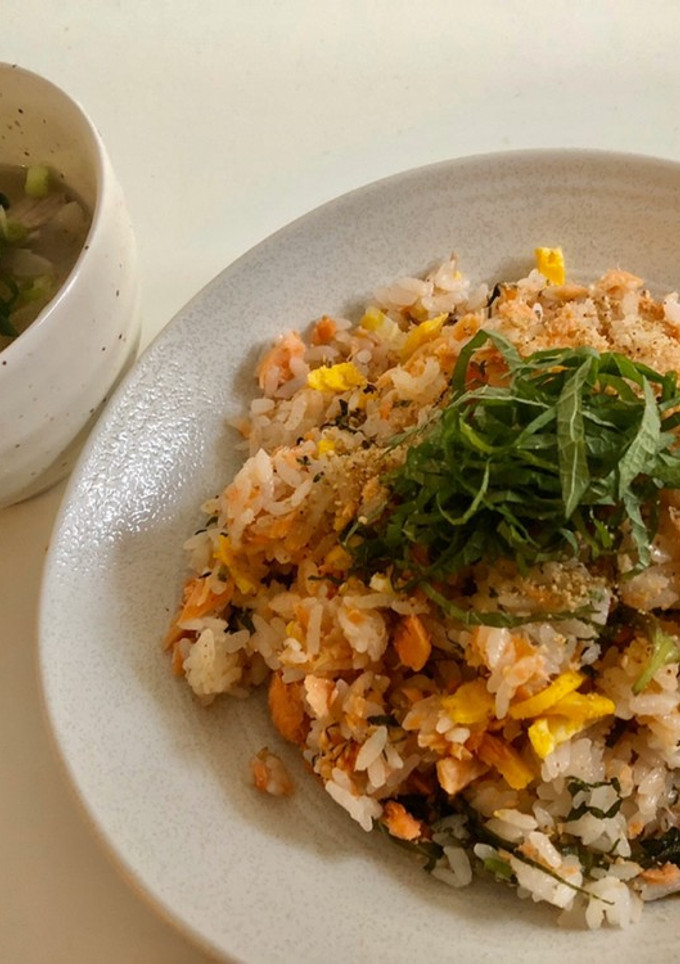 ごま油で香り付け。鮭たっぷり混ぜご飯♪-レシピのメイン写真