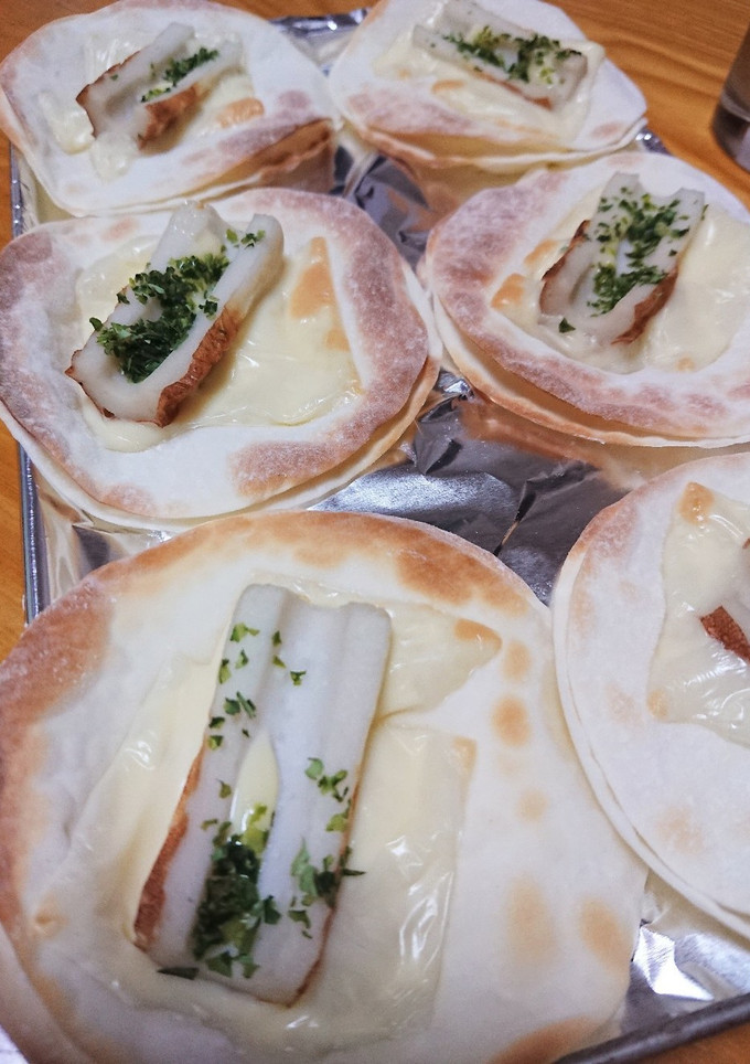 簡単❗餃子の皮deチーズちくわピザ-レシピのメイン写真