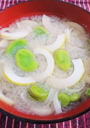 そら豆と古参竹(布袋竹)のお味噌汁-レシピのメイン写真