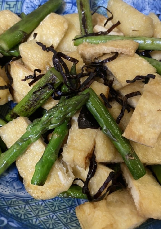 もう一品♩アスパラと油揚げの塩昆布炒め-レシピのメイン写真