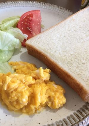 我が家の定番♪とろとろスクランブルエッグ-レシピのメイン写真