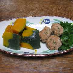 รูปของ あっさりしそ入りつくねとかぼちゃの煮物
