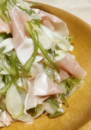 茎わかめサラダと生ハム玉ねぎのマリネ風-レシピのメイン写真