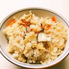 รูปของ 炊き込みご飯（お米1.5合＆炊飯器）