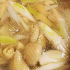 รูปของ 麺つゆ不使用で簡単♪鶏とねぎの温そばつゆ