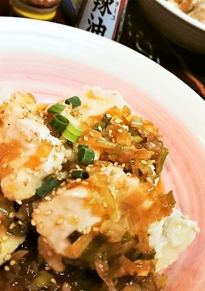ヘルシー＆節約！【ゆで鶏のラー油葱だれ】-レシピのメイン写真