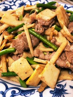 牛肉とタケノコとニンニクの芽の炒め物-レシピのメイン写真