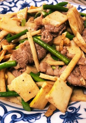 牛肉とタケノコとニンニクの芽の炒め物-レシピのメイン写真