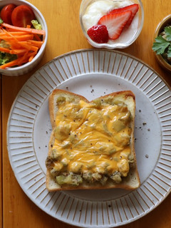 朝ごはんに!ナスとツナのチーズトースト-レシピのメイン写真