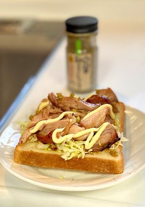 柚子胡椒♪照り焼きチキンのオープンサンド-レシピのメイン写真