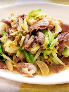 免疫アップ!豚肉とキャベツのガリバタ炒め-レシピのメイン写真