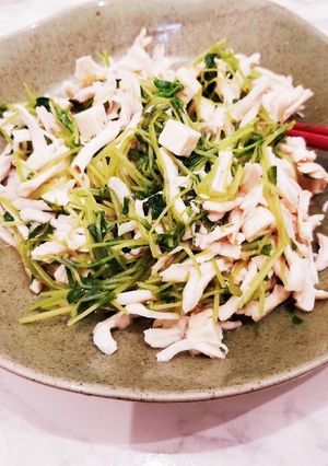 レンジで簡単！豆苗とササミの梅肉和え-レシピのメイン写真