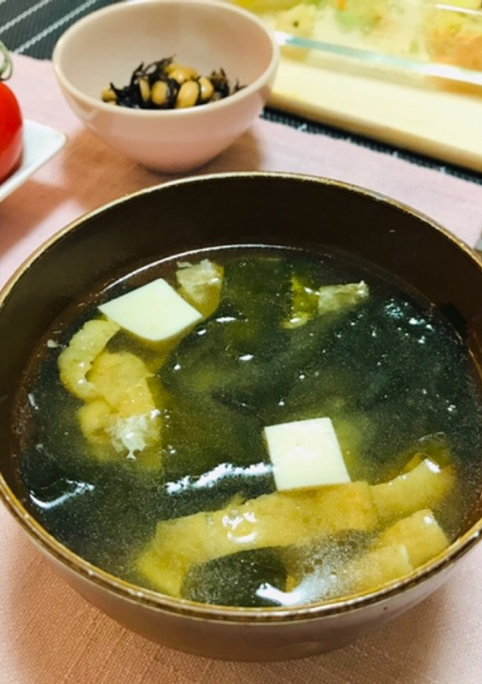 簡単・豆腐と油揚げとワカメのお味噌汁-レシピのメイン写真