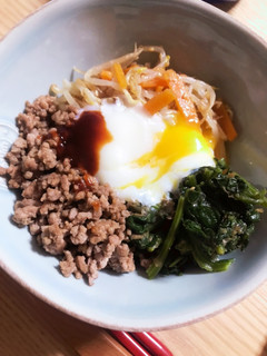 簡単!節約野菜モリモリビビンバ丼-レシピのメイン写真