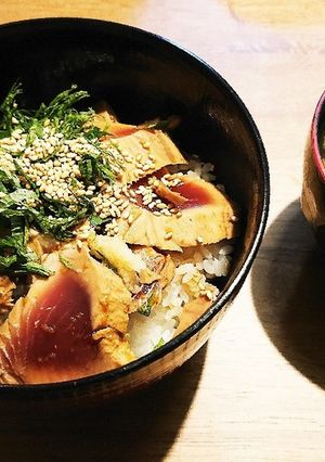 (1人250円)鰹のタタキ丼-レシピのメイン写真